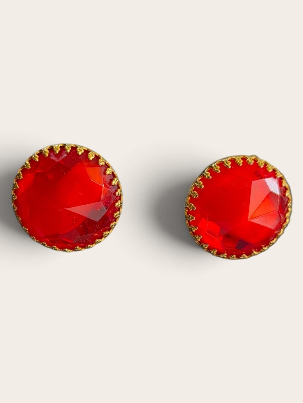 Hattie Carnegie Vintage Gold Tone Red Crystal Scalloped Clip Earrings
